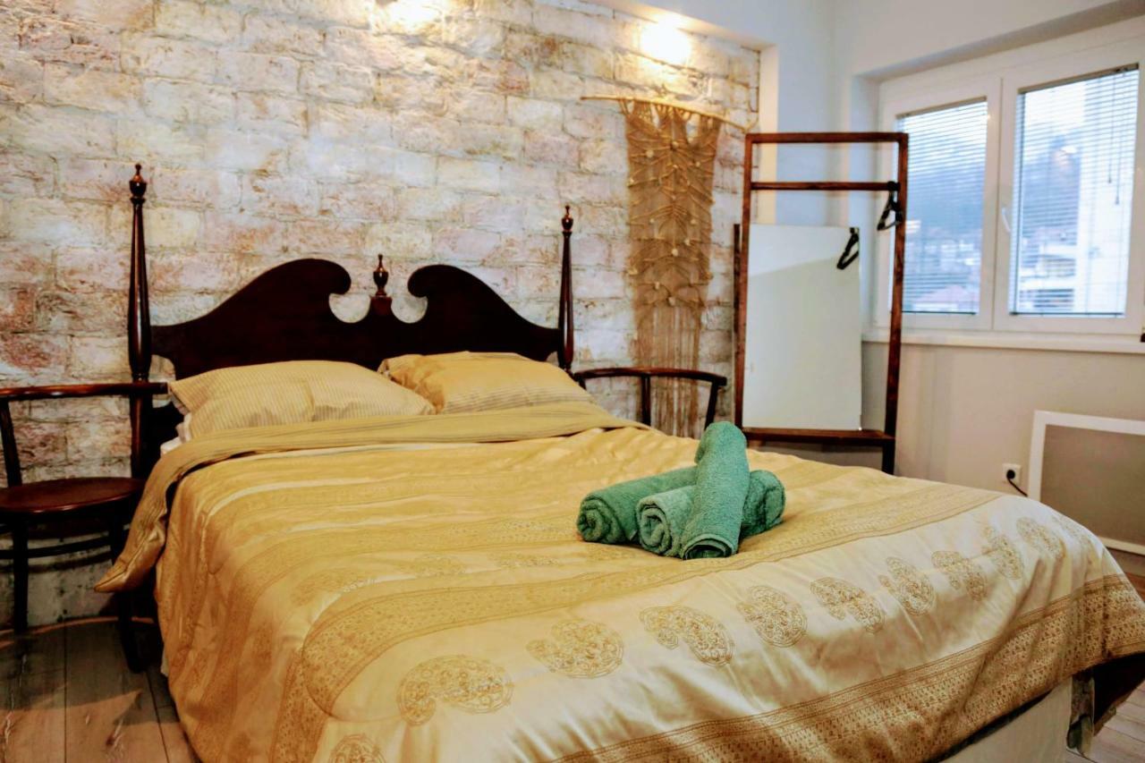 Apartament Cinema Courtyard Sarajewo Zewnętrze zdjęcie